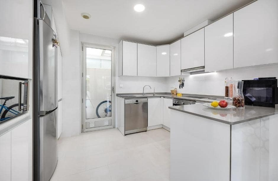 3 soveværelse Rækkehus til salg i Torrevieja med swimmingpool - € 349.990 (Ref: 9799490)