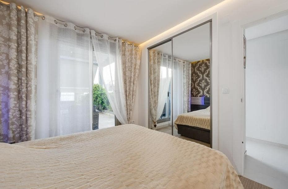 3 soveværelse Rækkehus til salg i Torrevieja med swimmingpool - € 349.990 (Ref: 9799490)