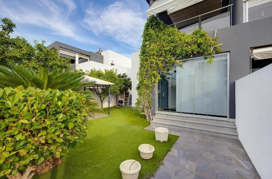 3 soveværelse Rækkehus til salg i Torrevieja med swimmingpool - € 349.990 (Ref: 9799490)