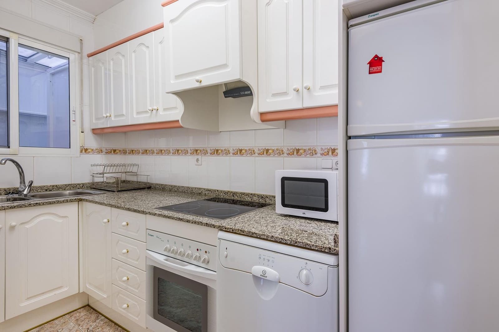 2 Zimmer Apartment zu verkaufen in Torrevieja mit Garage - 153.000 € (Ref: 9800667)