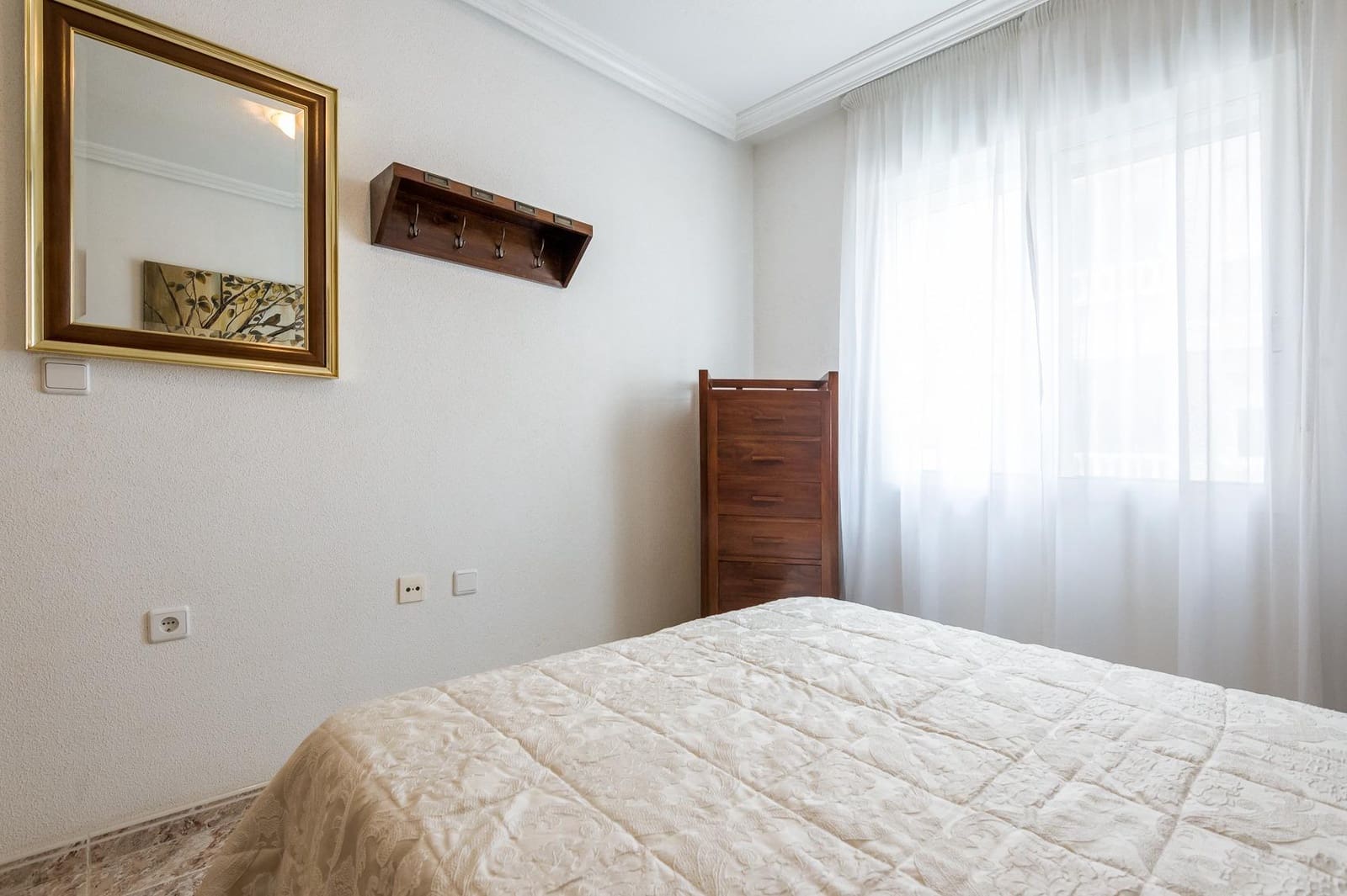 2 Zimmer Apartment zu verkaufen in Torrevieja mit Garage - 153.000 € (Ref: 9800667)