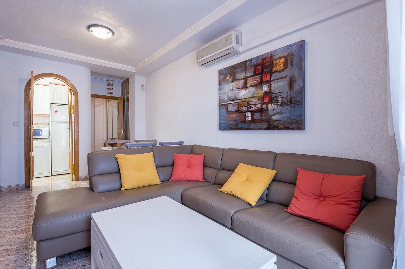 2 Zimmer Apartment zu verkaufen in Torrevieja mit Garage - 153.000 € (Ref: 9800667)