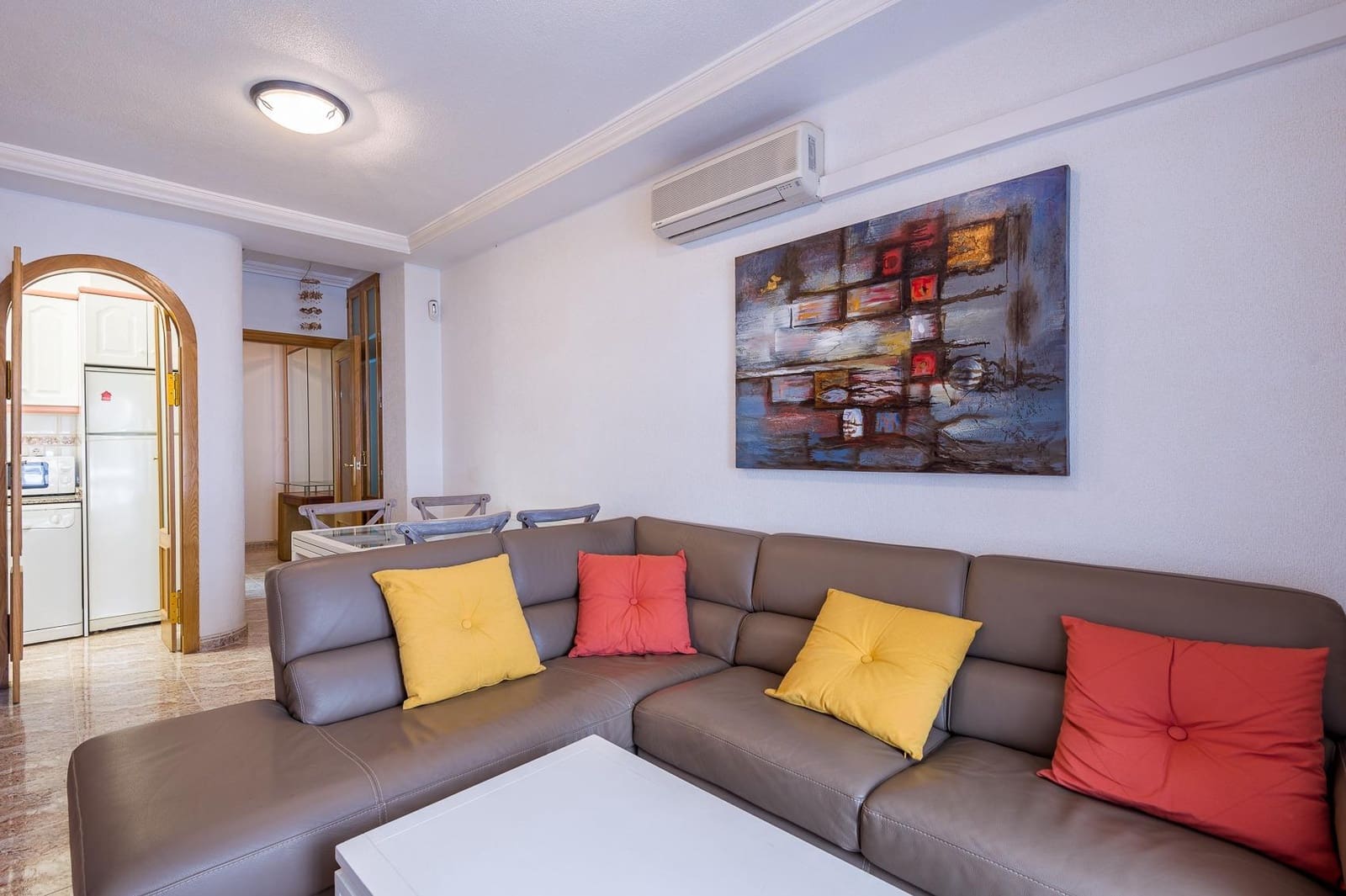 2 Zimmer Apartment zu verkaufen in Torrevieja mit Garage - 153.000 € (Ref: 9800667)