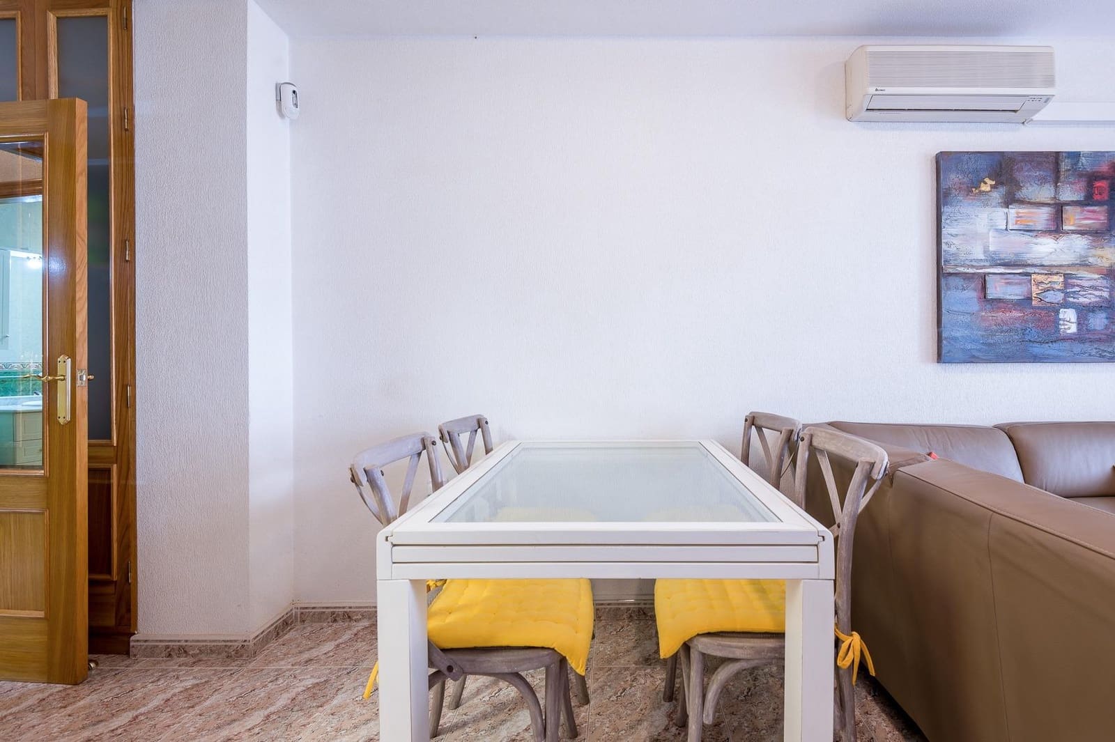 2 Zimmer Apartment zu verkaufen in Torrevieja mit Garage - 153.000 € (Ref: 9800667)