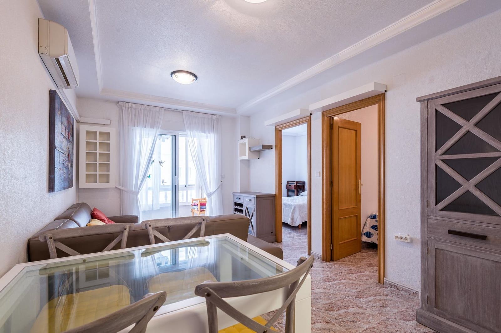 2 Zimmer Apartment zu verkaufen in Torrevieja mit Garage - 153.000 € (Ref: 9800667)