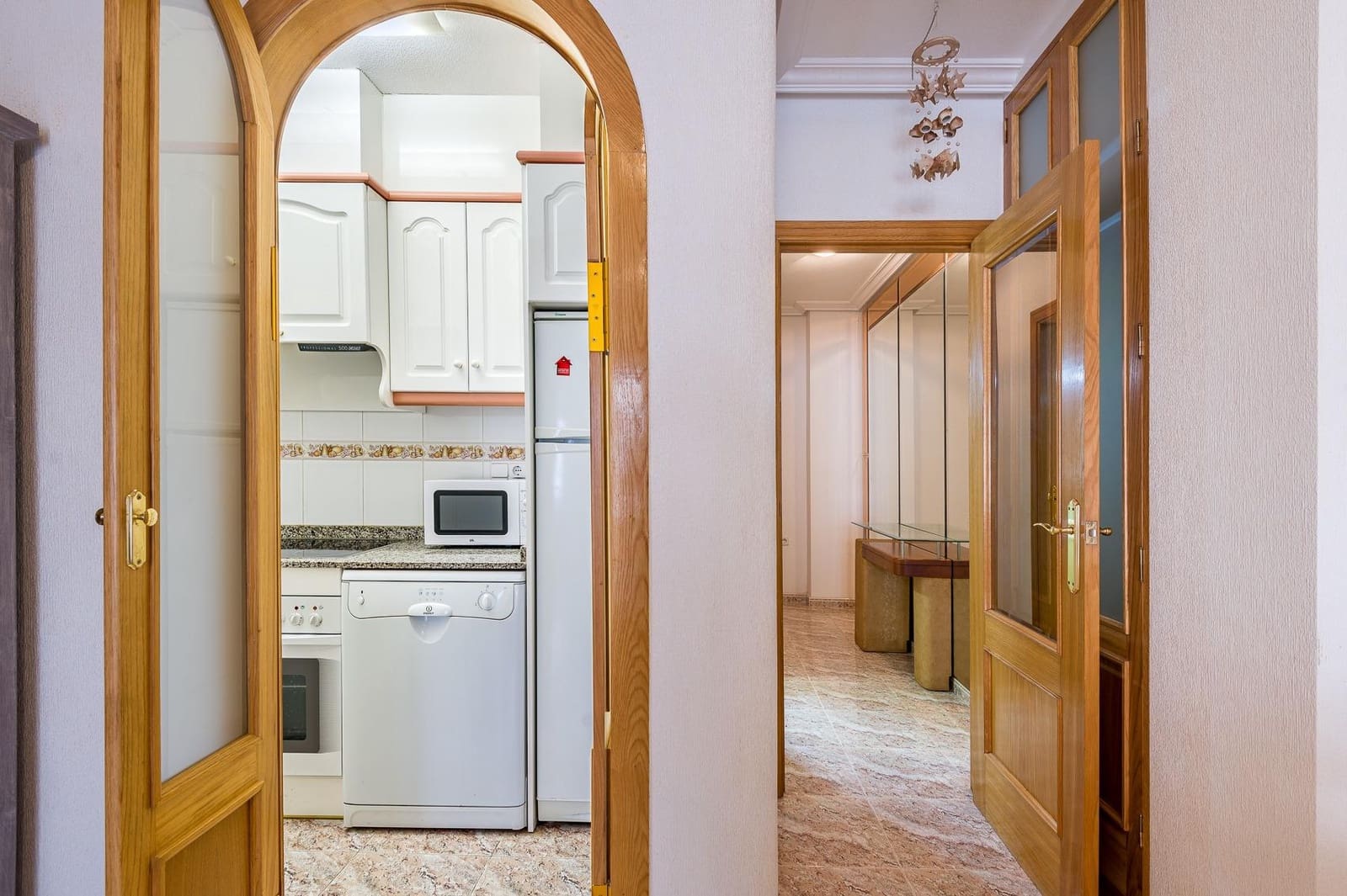 2 Zimmer Apartment zu verkaufen in Torrevieja mit Garage - 153.000 € (Ref: 9800667)