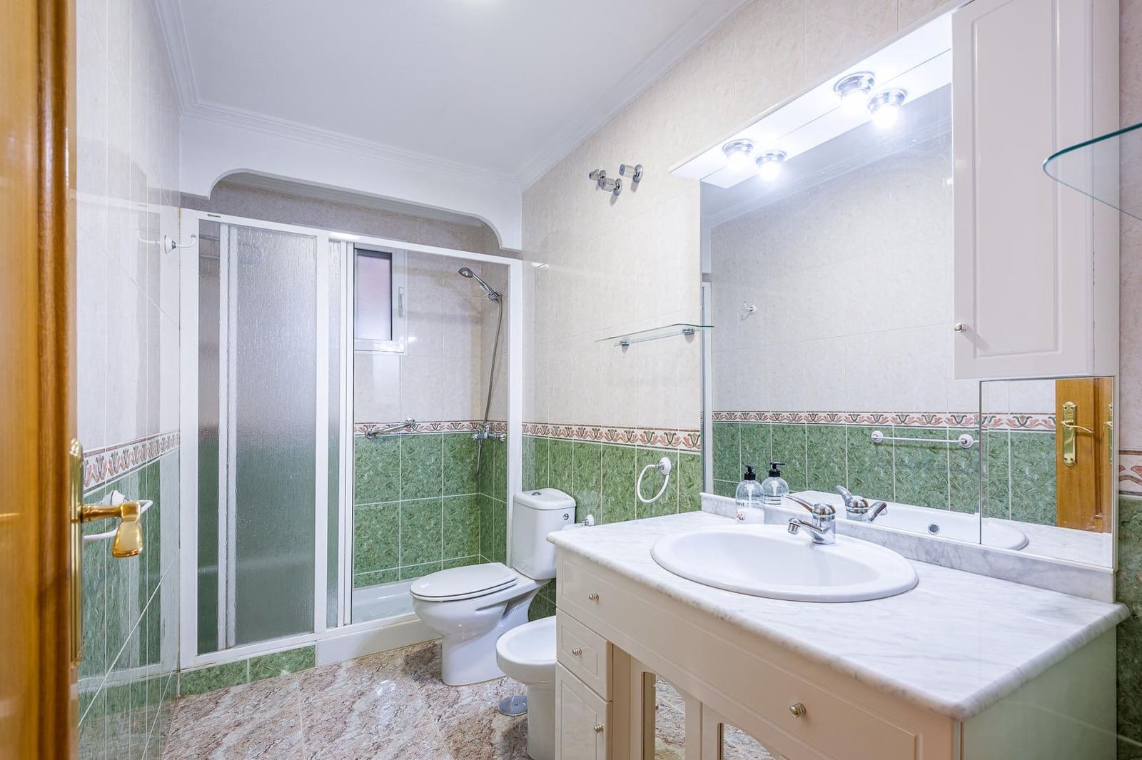 2 Zimmer Apartment zu verkaufen in Torrevieja mit Garage - 153.000 € (Ref: 9800667)