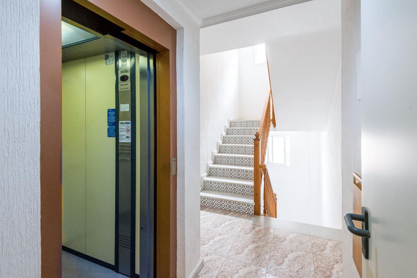 2 Zimmer Apartment zu verkaufen in Torrevieja mit Garage - 153.000 € (Ref: 9800667)