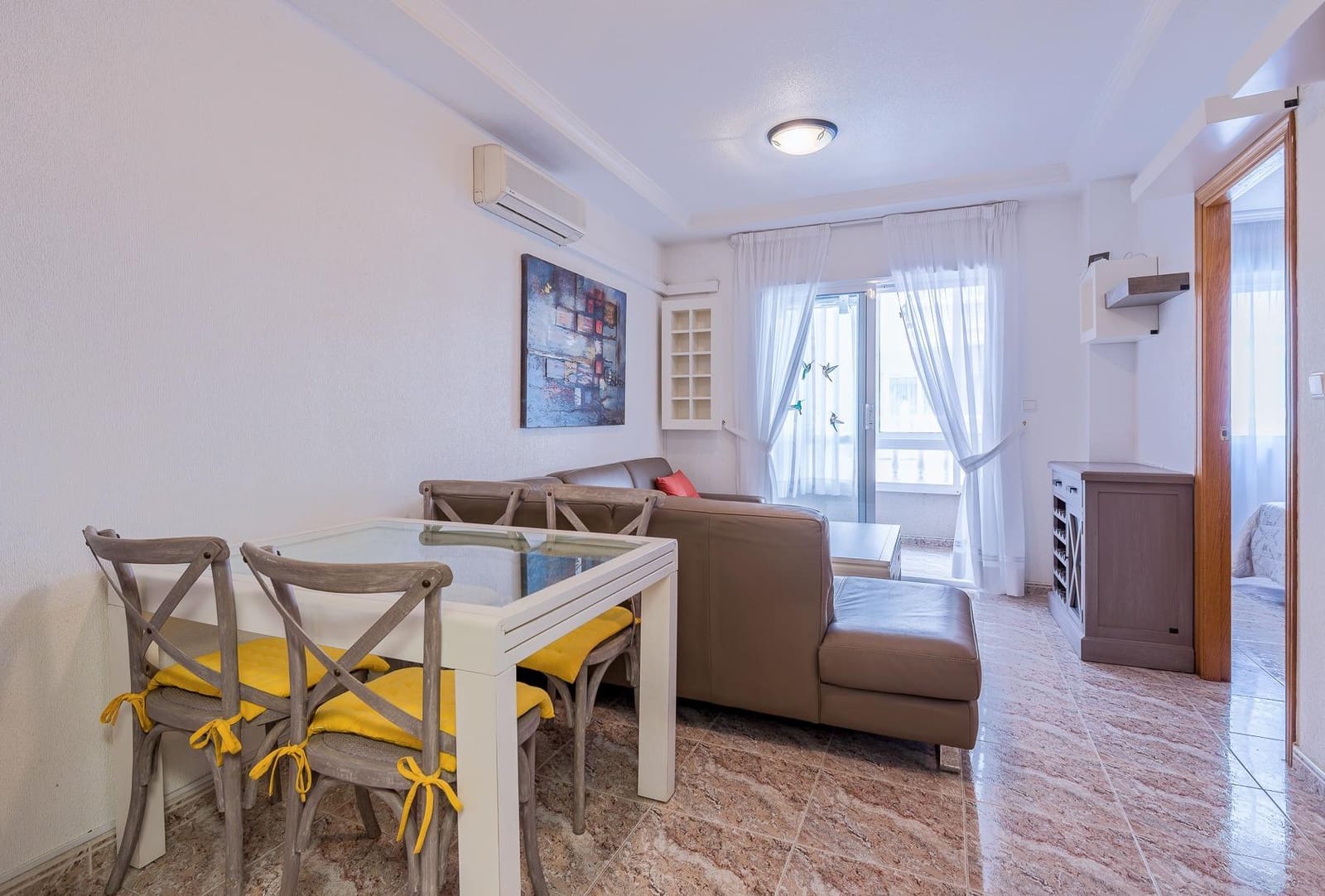 2 Zimmer Apartment zu verkaufen in Torrevieja mit Garage - 153.000 € (Ref: 9800667)