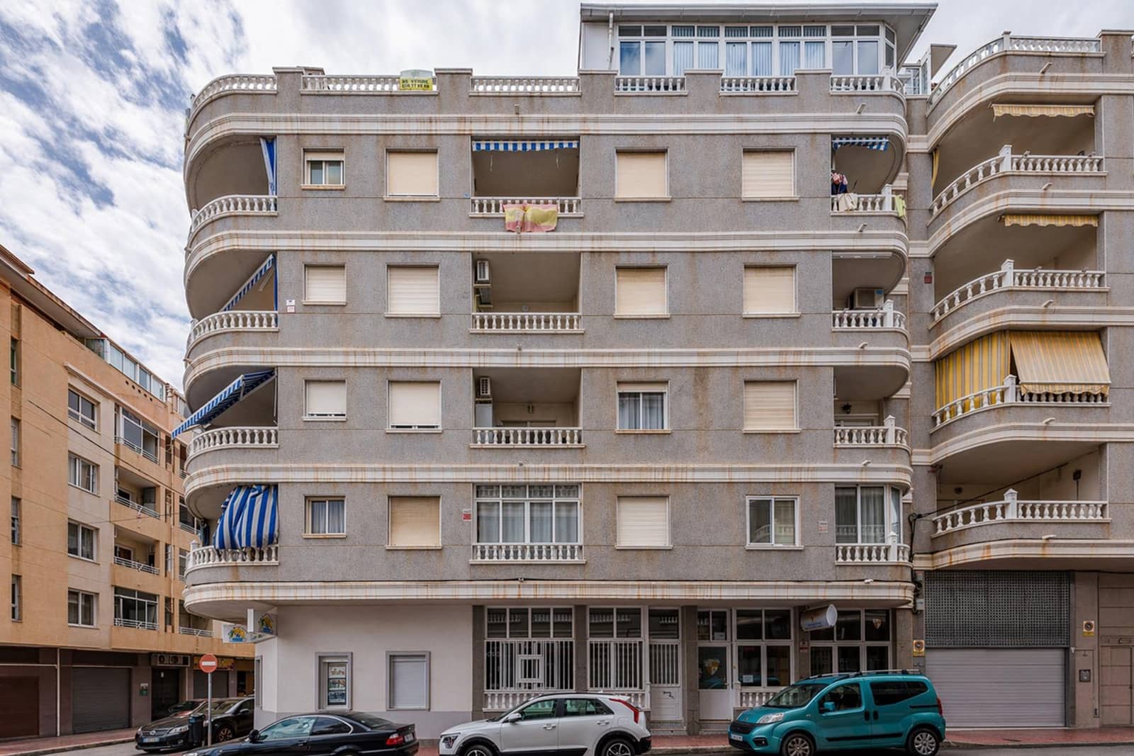 2 Zimmer Apartment zu verkaufen in Torrevieja mit Garage - 153.000 € (Ref: 9800667)