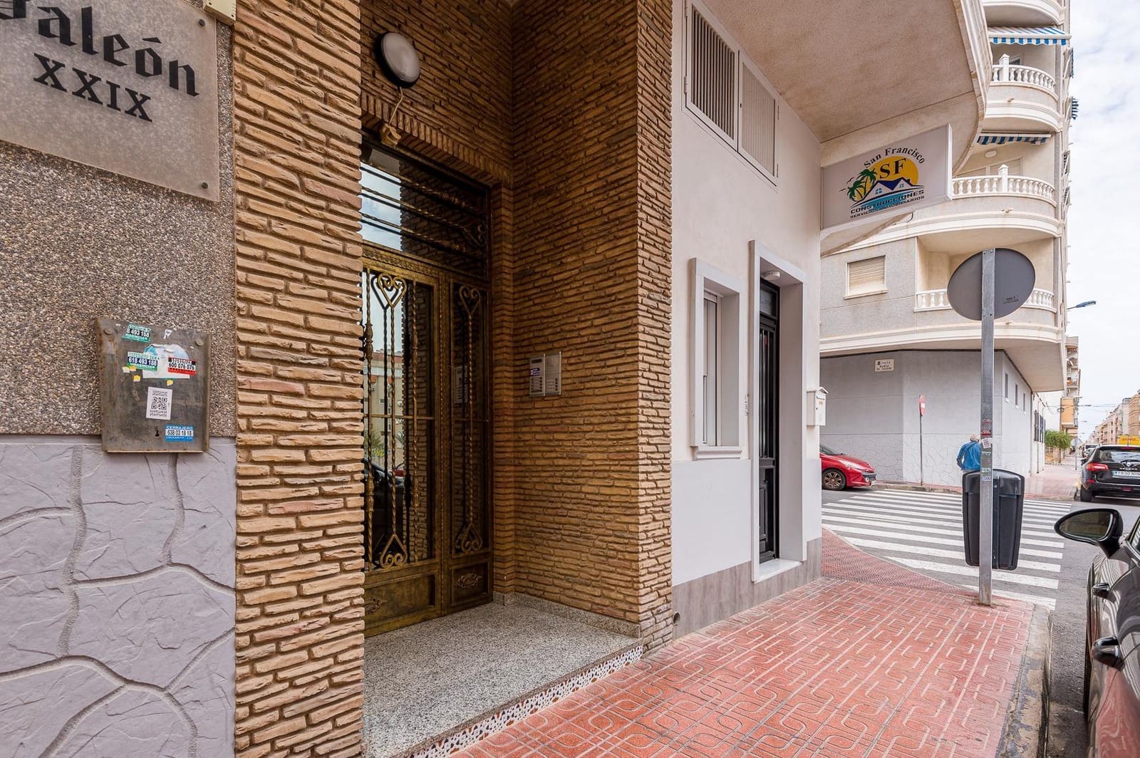 2 Zimmer Apartment zu verkaufen in Torrevieja mit Garage - 153.000 € (Ref: 9800667)