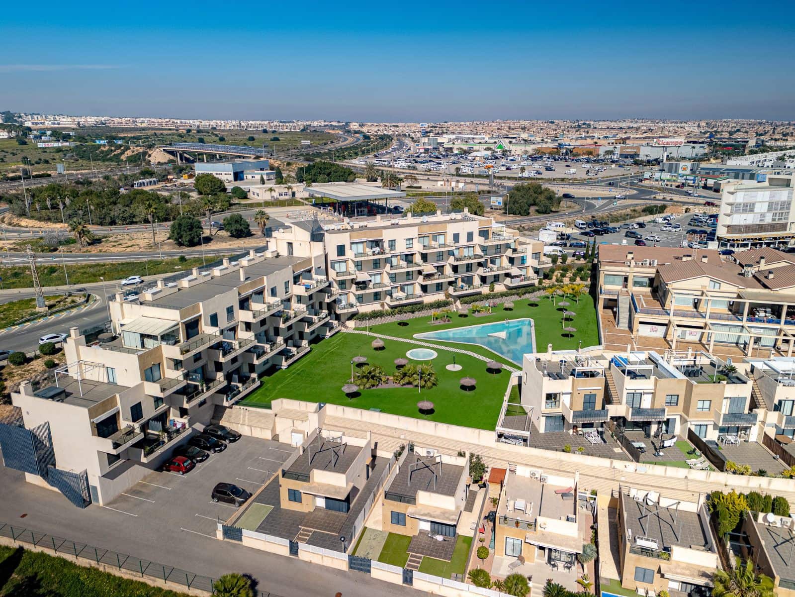 2 bedroom Apartment for sale in La Zenia with pool - € 249,900 (Ref: 9800669)