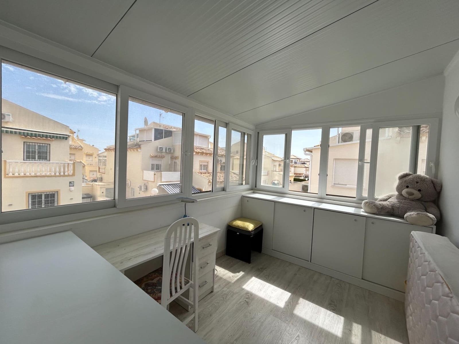 4 sovrum Lägenhet till salu i Playa Flamenca med pool garage - 210 000 € (Ref: 9804579)