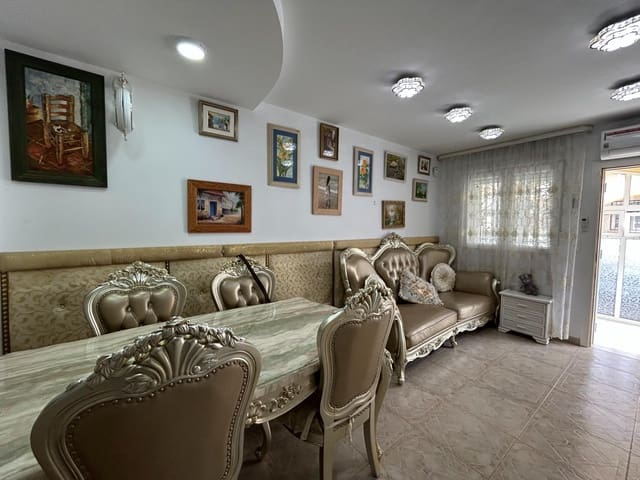 4 sovrum Lägenhet till salu i Playa Flamenca, Orihuela med pool garage - 210 000 € (Ref: 9804579)