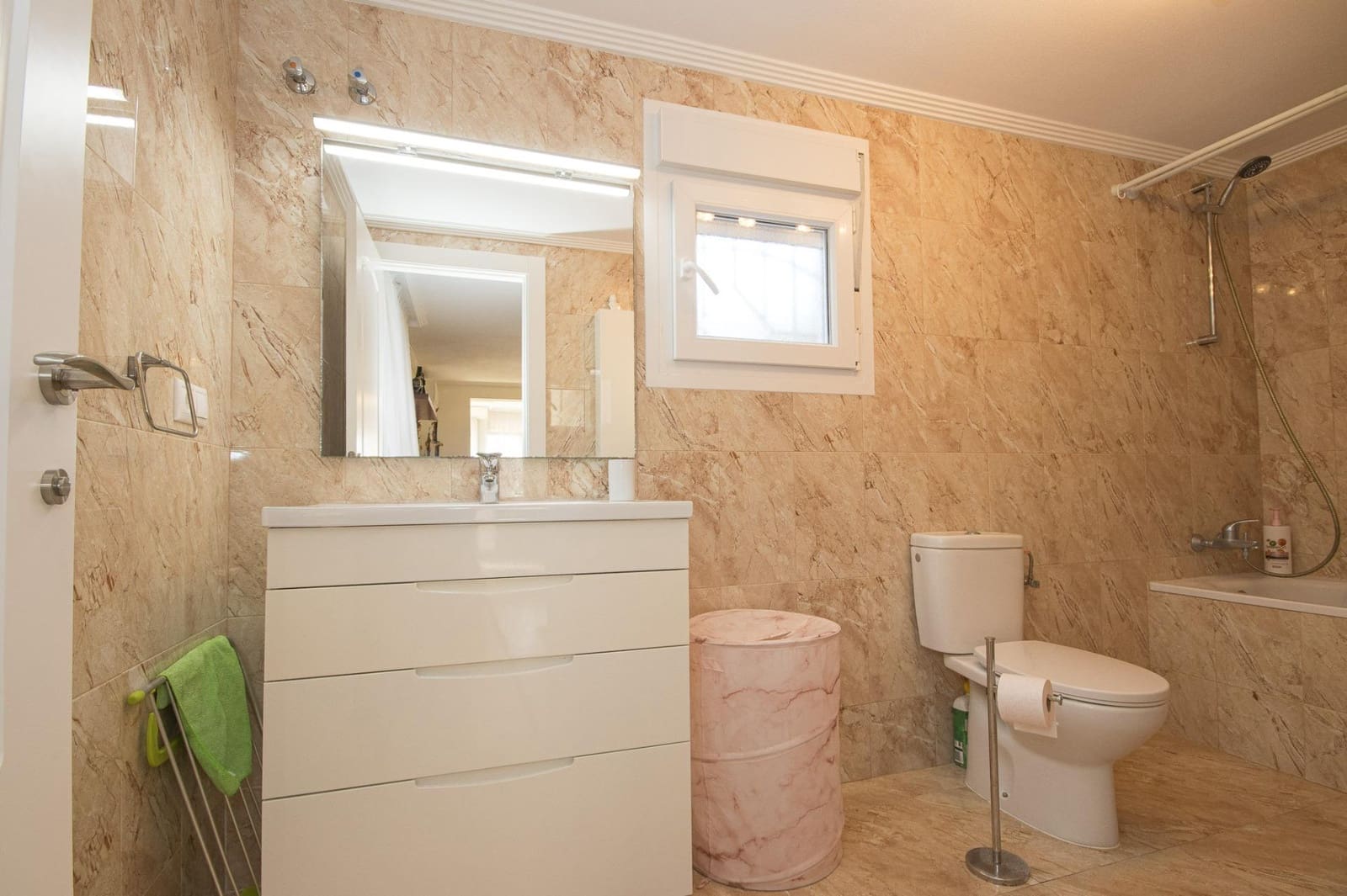 6 slaapkamer Villa te koop in Torrevieja met zwembad garage - € 930.000 (Ref: 9804581)