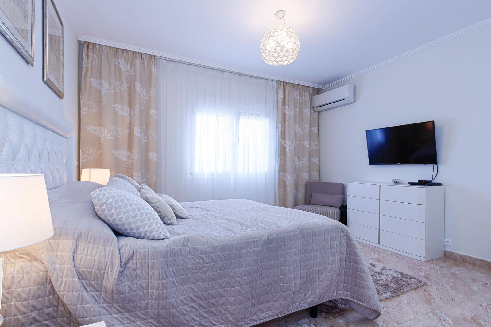 6 slaapkamer Villa te koop in Torrevieja met zwembad garage - € 930.000 (Ref: 9804581)