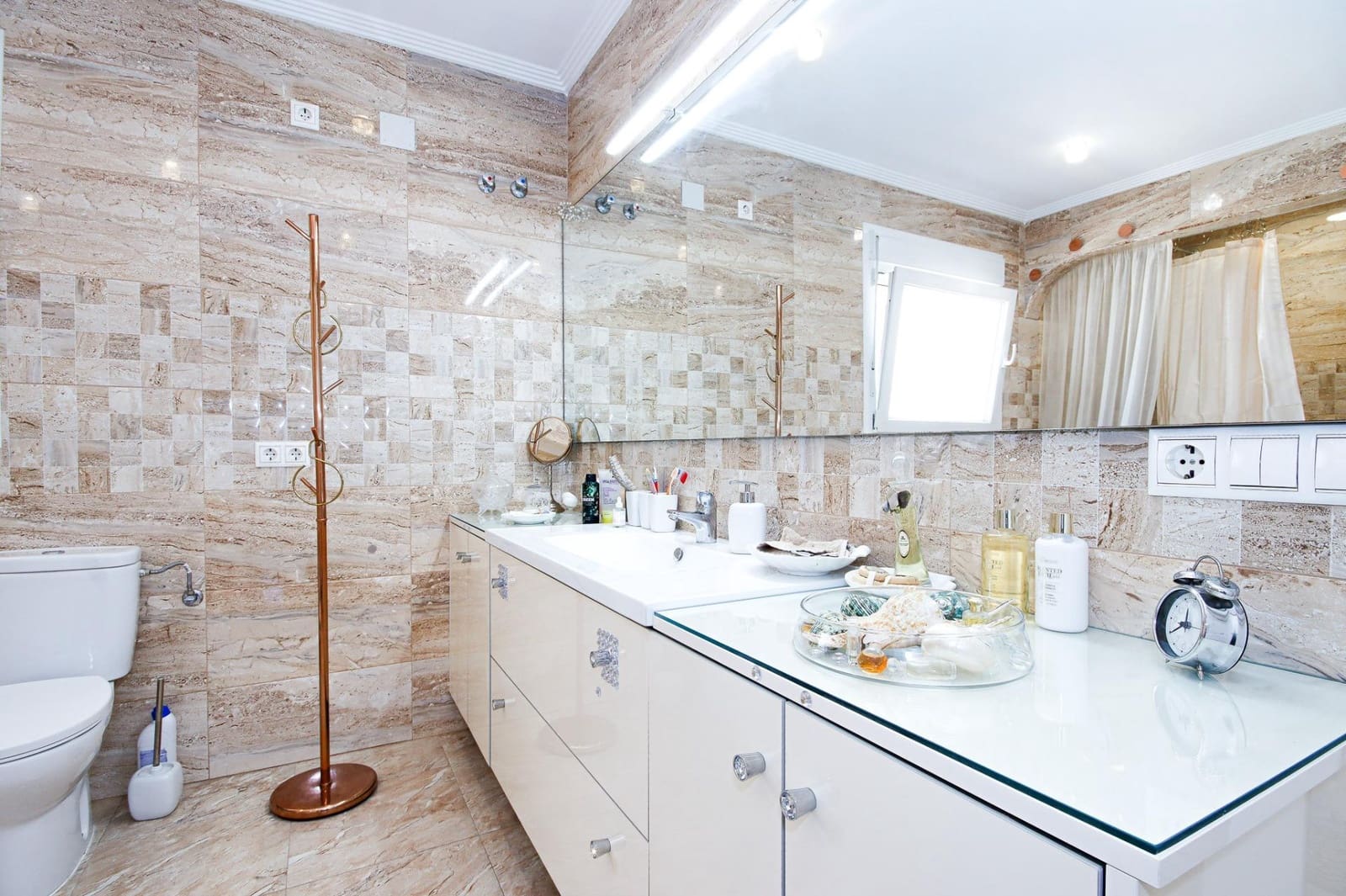 6 slaapkamer Villa te koop in Torrevieja met zwembad garage - € 930.000 (Ref: 9804581)