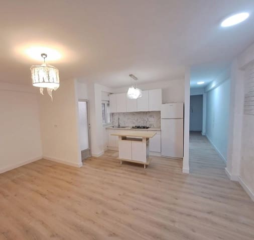 3 quarto Apartamento para venda em Centro, Torrevieja - 130 000 € (Ref: 9814403)