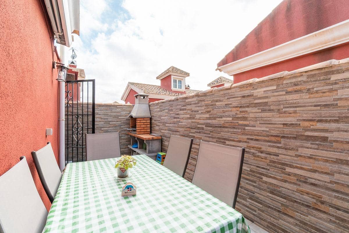 3 Zimmer Reihenhaus zu verkaufen in Orihuela Costa mit Pool - 242.000 € (Ref: 9814404)