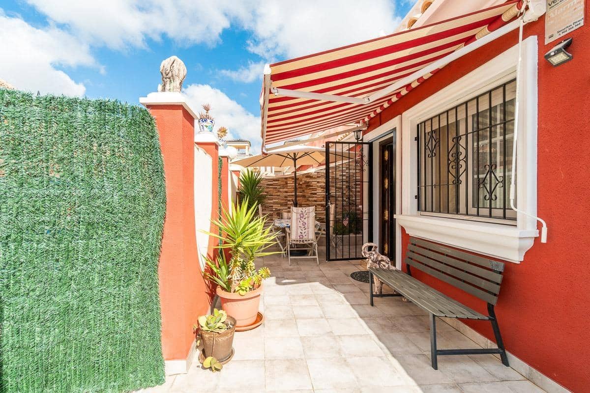 3 Zimmer Reihenhaus zu verkaufen in Orihuela Costa mit Pool - 242.000 € (Ref: 9814404)