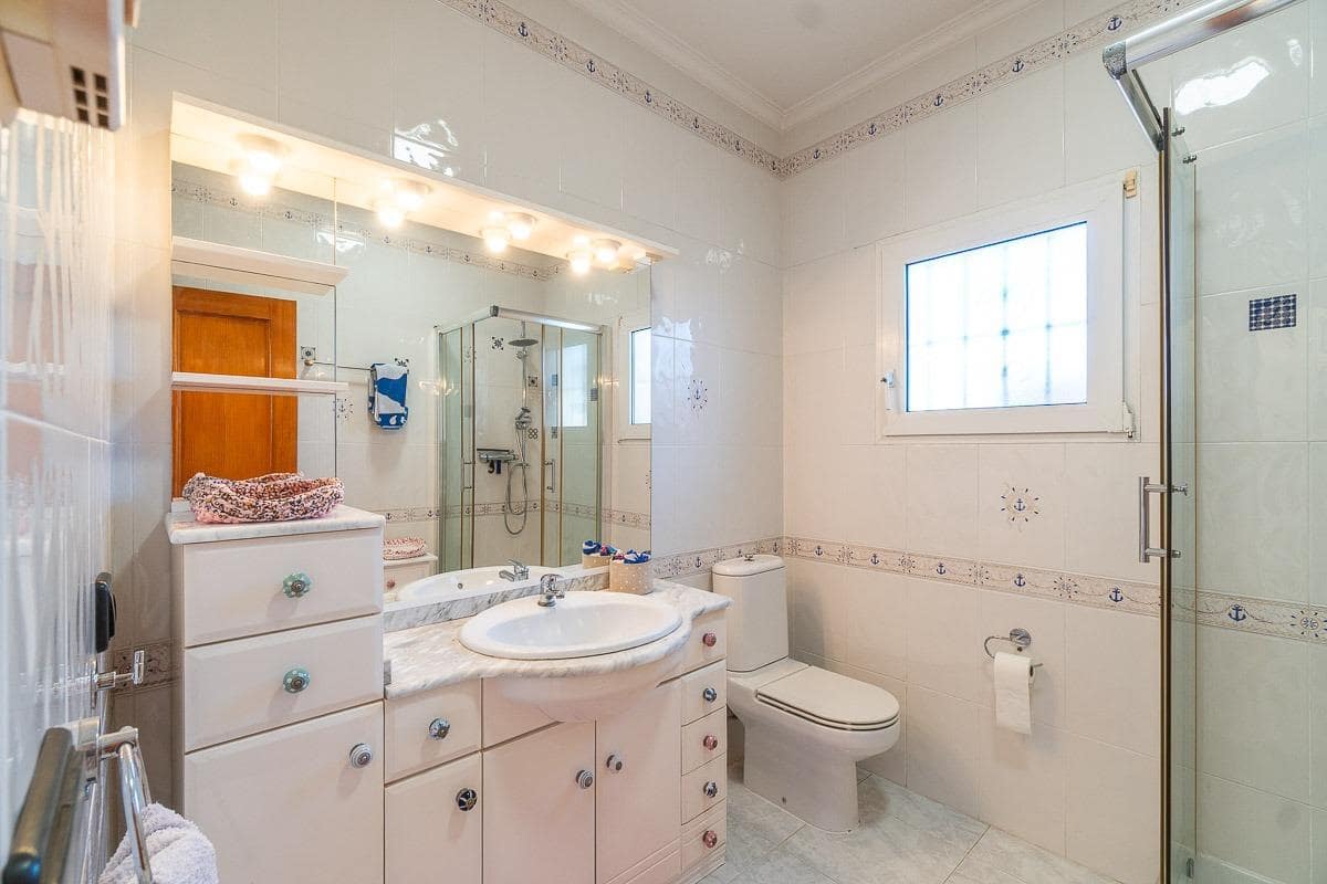 3 camera da letto Villa in vendita in La Zenia con piscina garage - 640.000 € (Rif: 9818106)