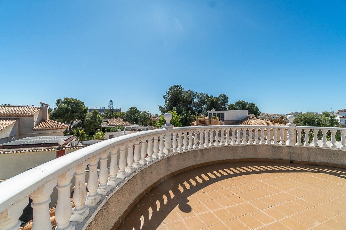 3 camera da letto Villa in vendita in La Zenia con piscina garage - 640.000 € (Rif: 9818106)