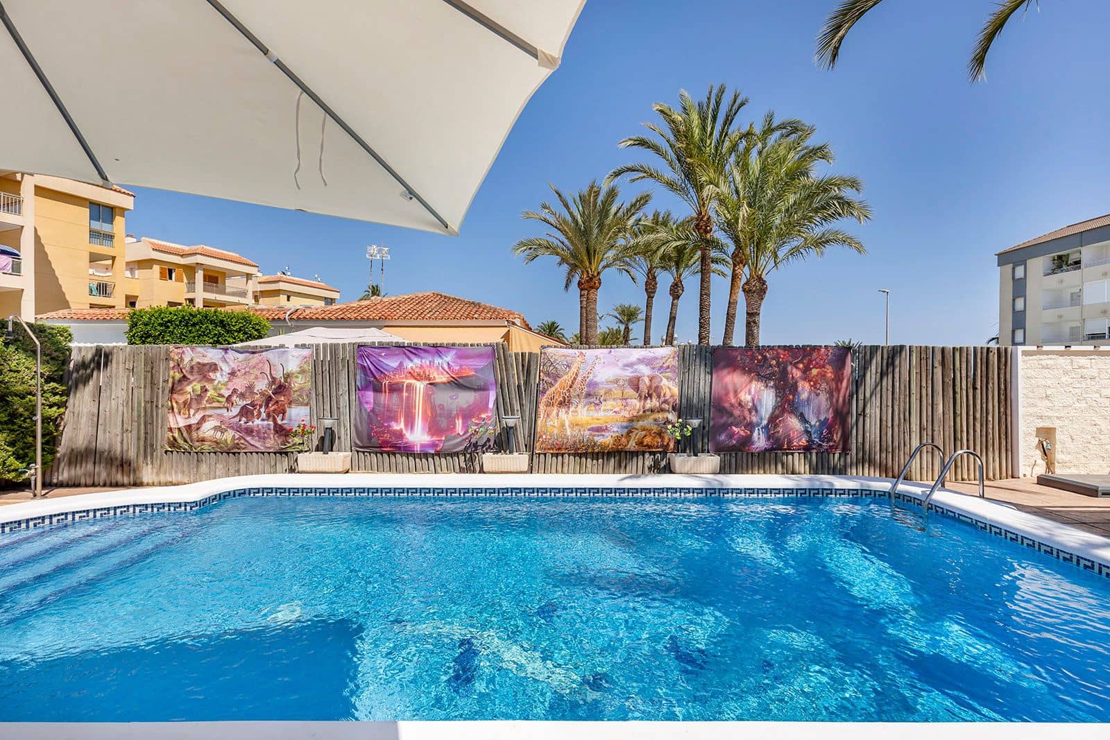 4 bedroom Villa for sale in Punta Prima - € 656,000 (Ref: 9822822)