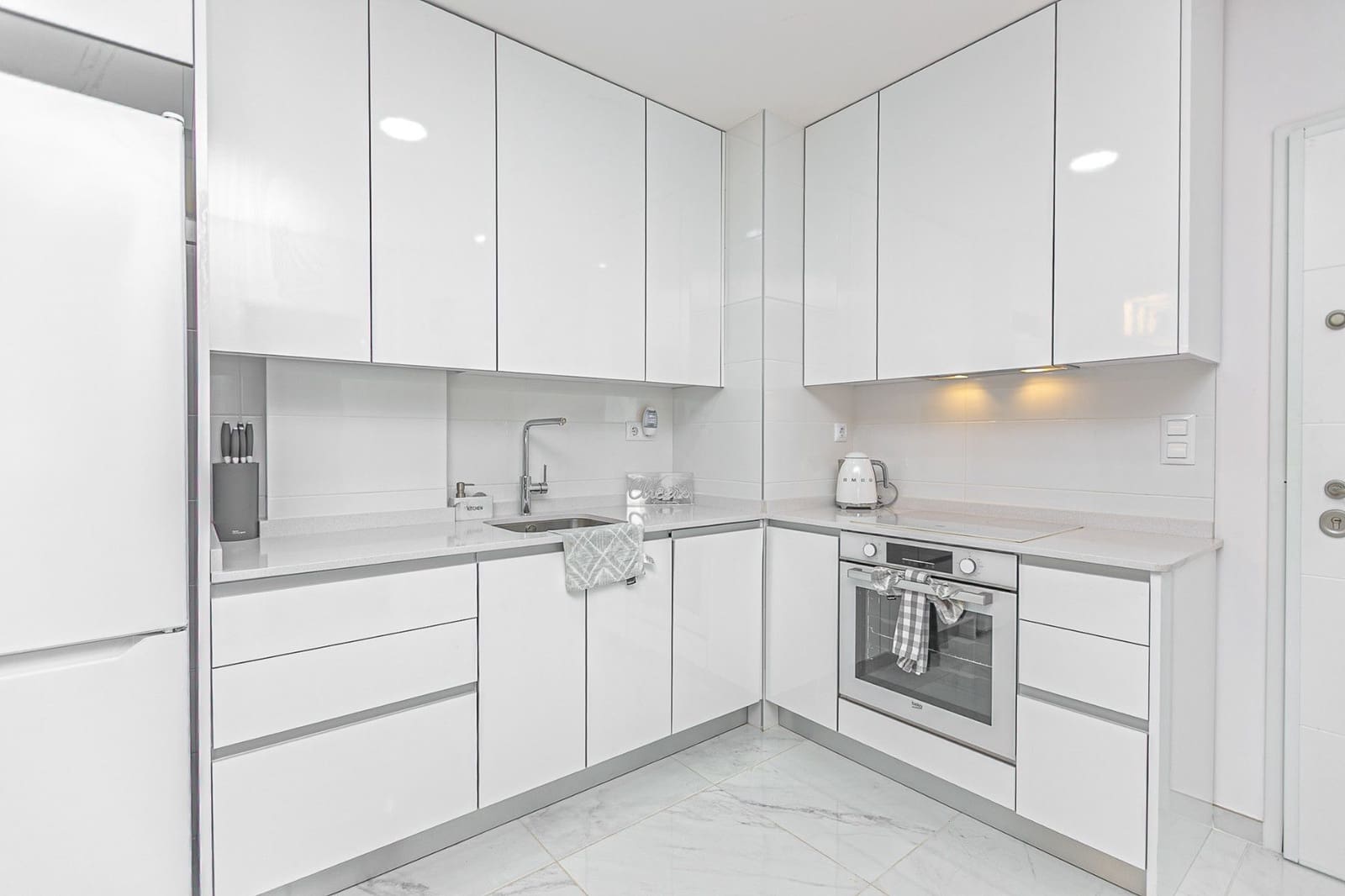 3 sovrum Lägenhet till salu i Orihuela Costa med pool garage - 274 995 € (Ref: 9822826)