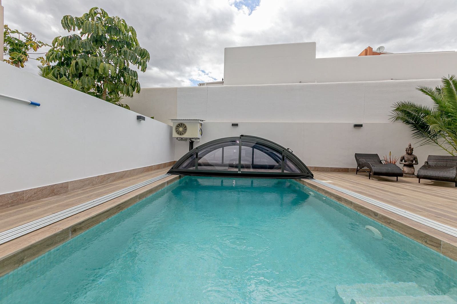 2 bedroom Villa for sale in Los Montesinos with pool - € 525,000 (Ref: 9822827)