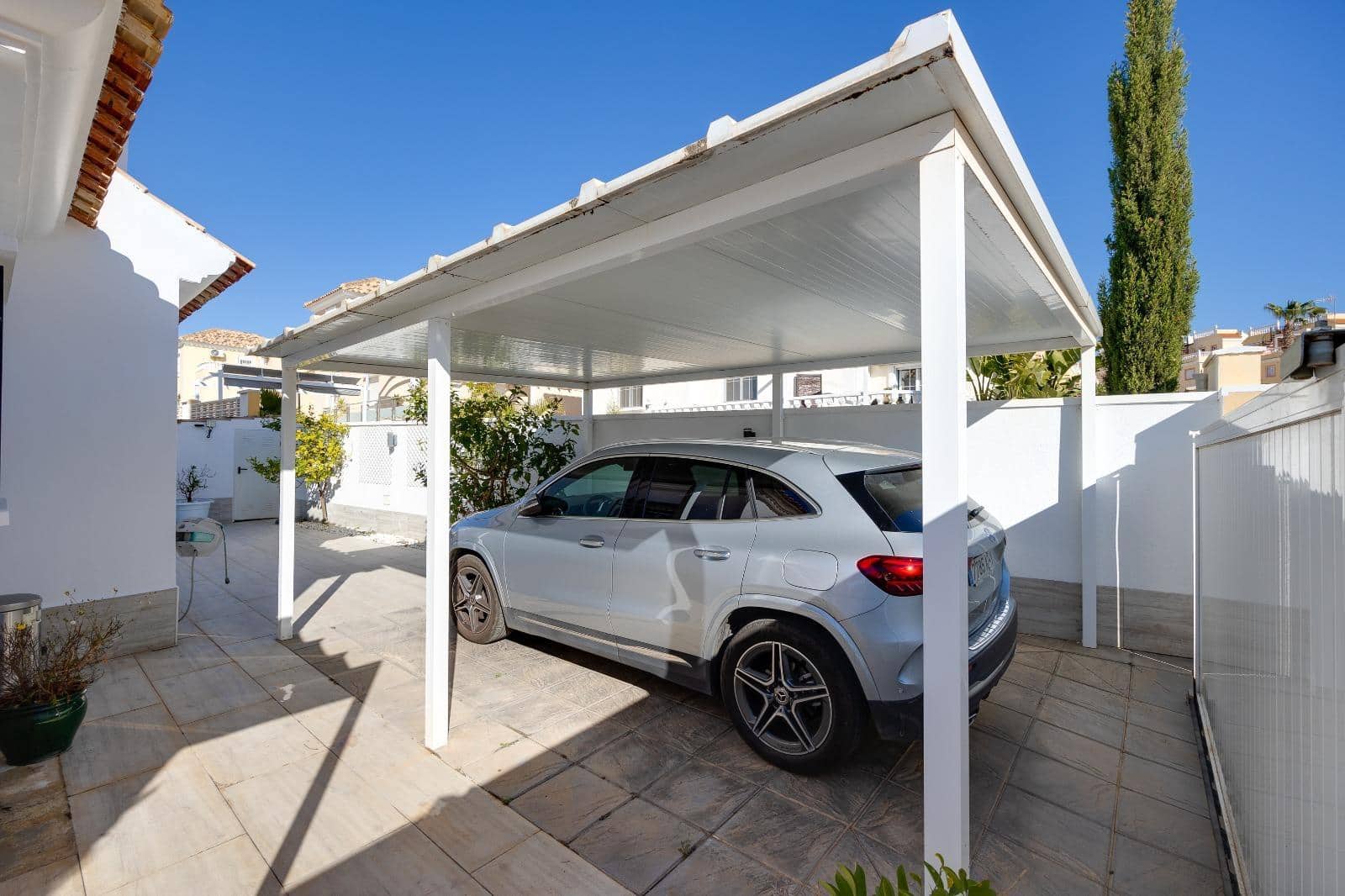 4 soveværelse Villa til salg i Filipinas med swimmingpool garage - € 436.000 (Ref: 9822831)