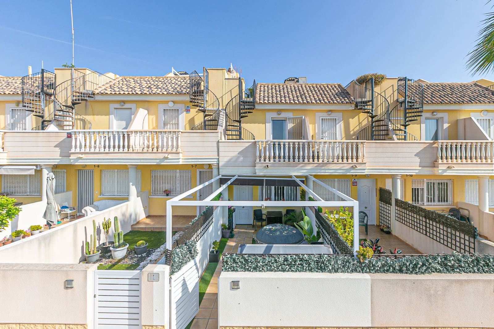 Casa de 2 habitaciones en Orihuela Costa en venta con piscina - 219.000 € (Ref: 9822832)