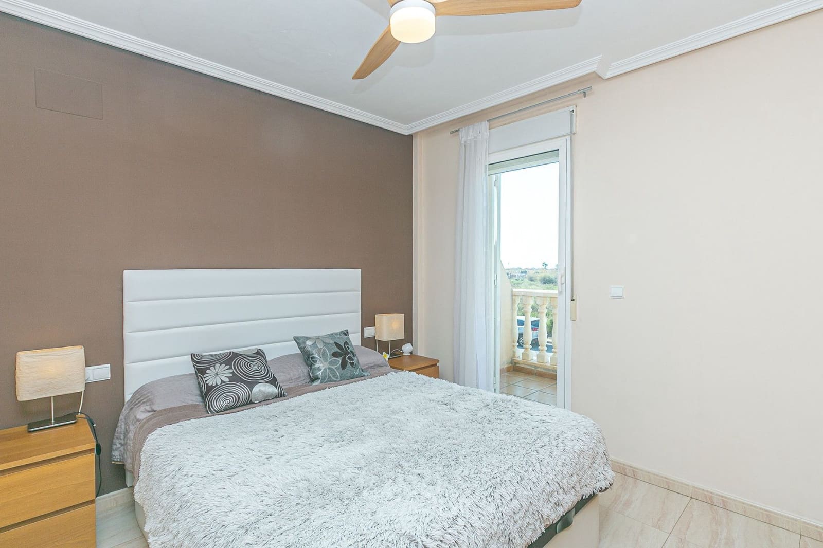 Casa de 2 habitaciones en Orihuela Costa en venta con piscina - 219.000 € (Ref: 9822832)
