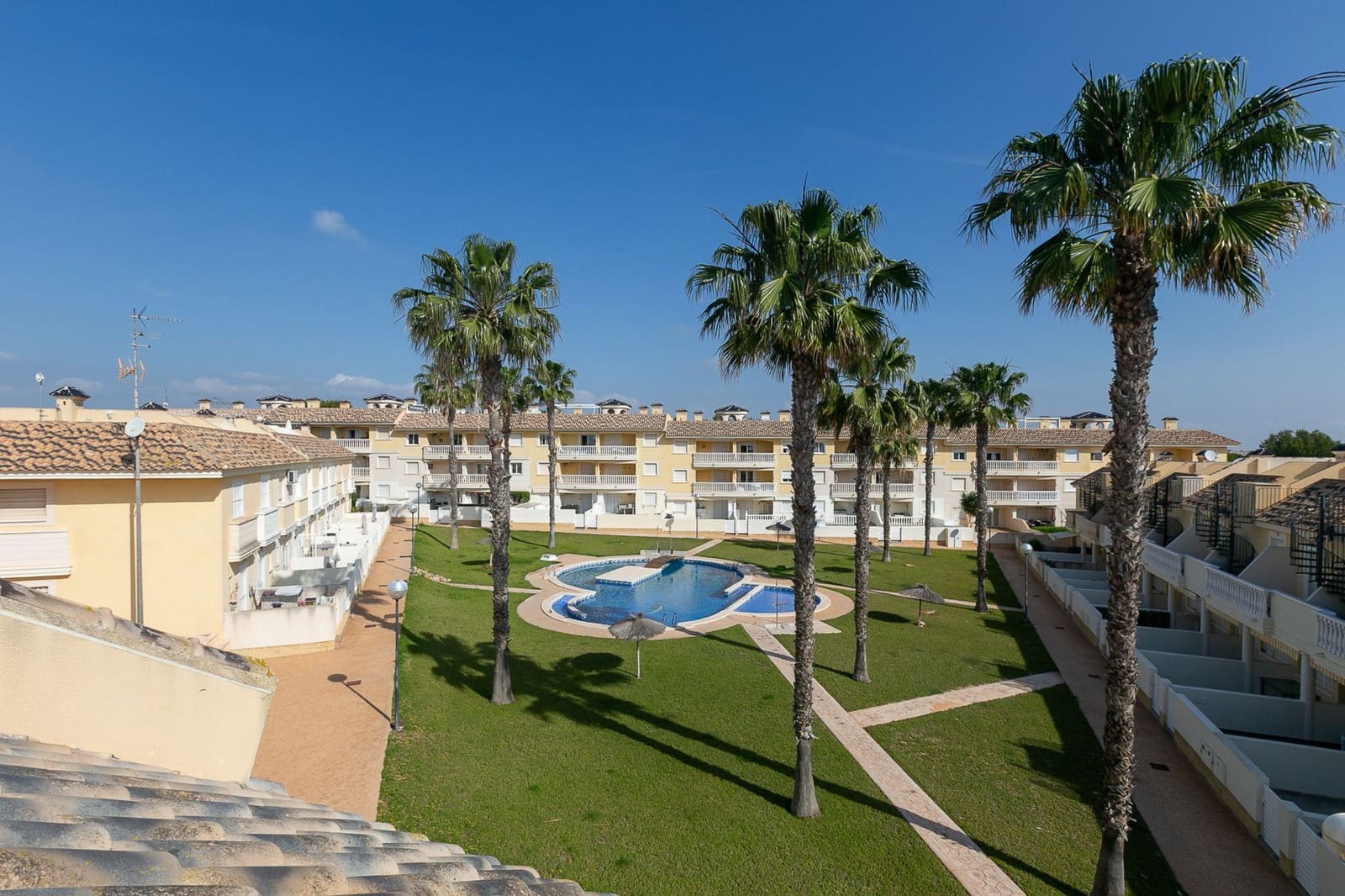 Casa de 2 habitaciones en Orihuela Costa en venta con piscina - 219.000 € (Ref: 9822832)