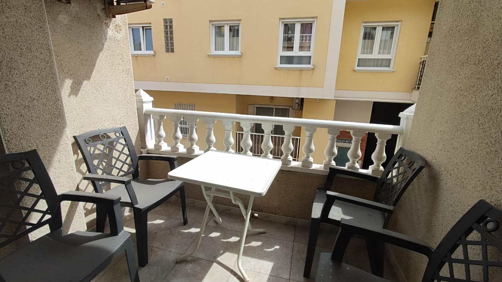 2 bedroom Apartment for sale in Torrevieja - € 150,000 (Ref: 9829377)