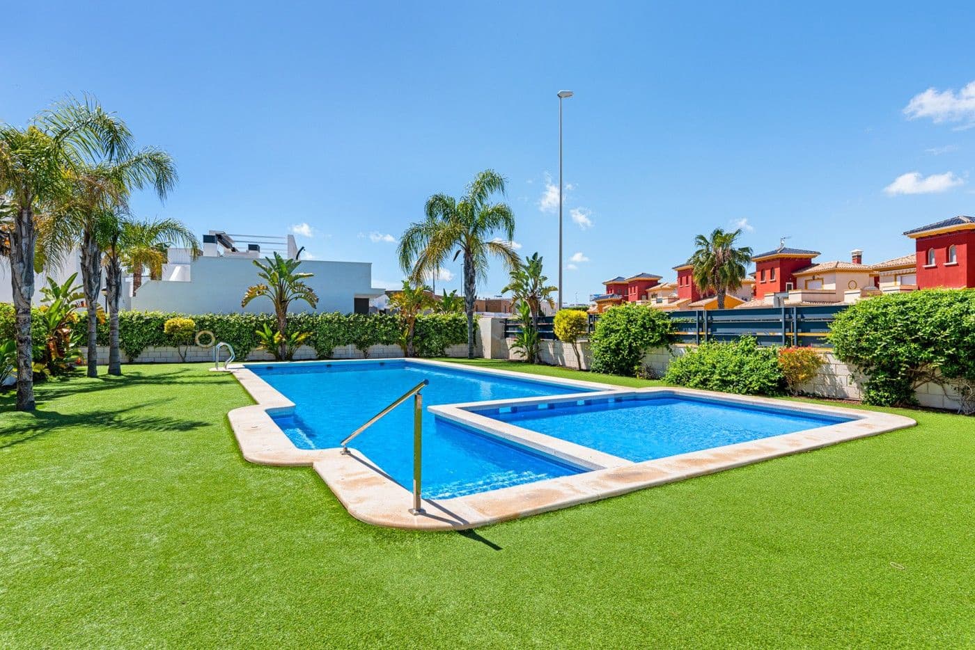 Apartamento de 2 habitaciones en Orihuela Costa en venta con piscina - 234.900 € (Ref: 9831744)