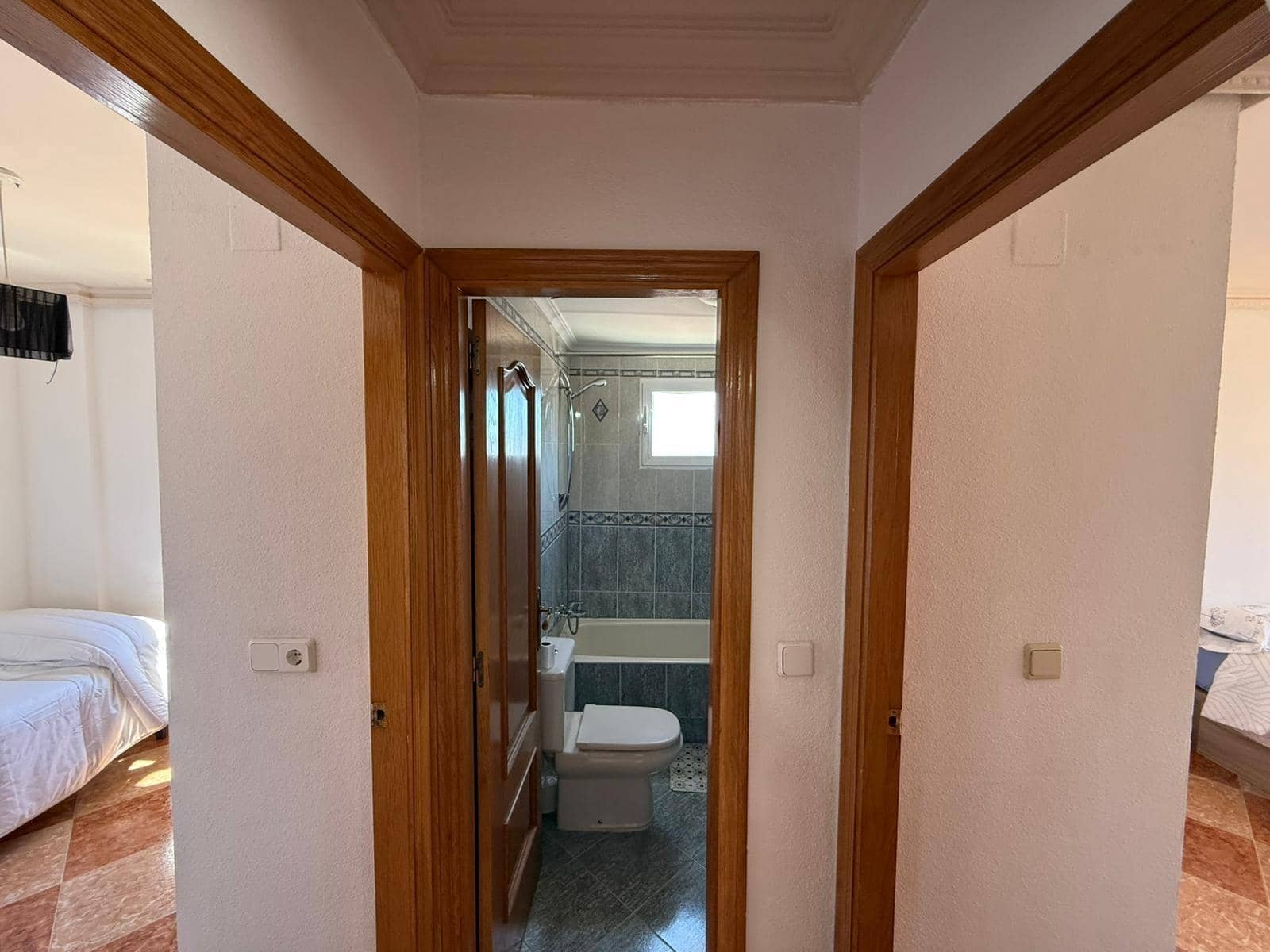2 bedroom Apartment for sale in Torrevieja with pool - € 145,000 (Ref: 9831747)