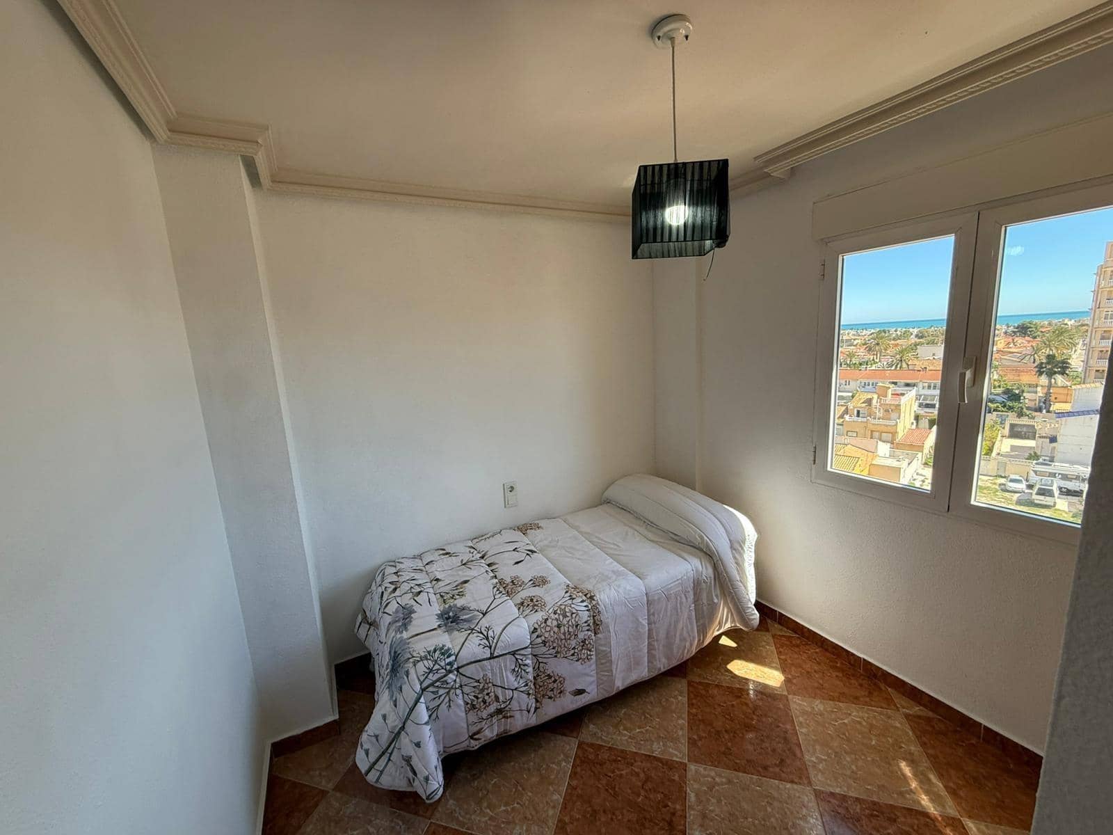2 bedroom Apartment for sale in Torrevieja with pool - € 145,000 (Ref: 9831747)
