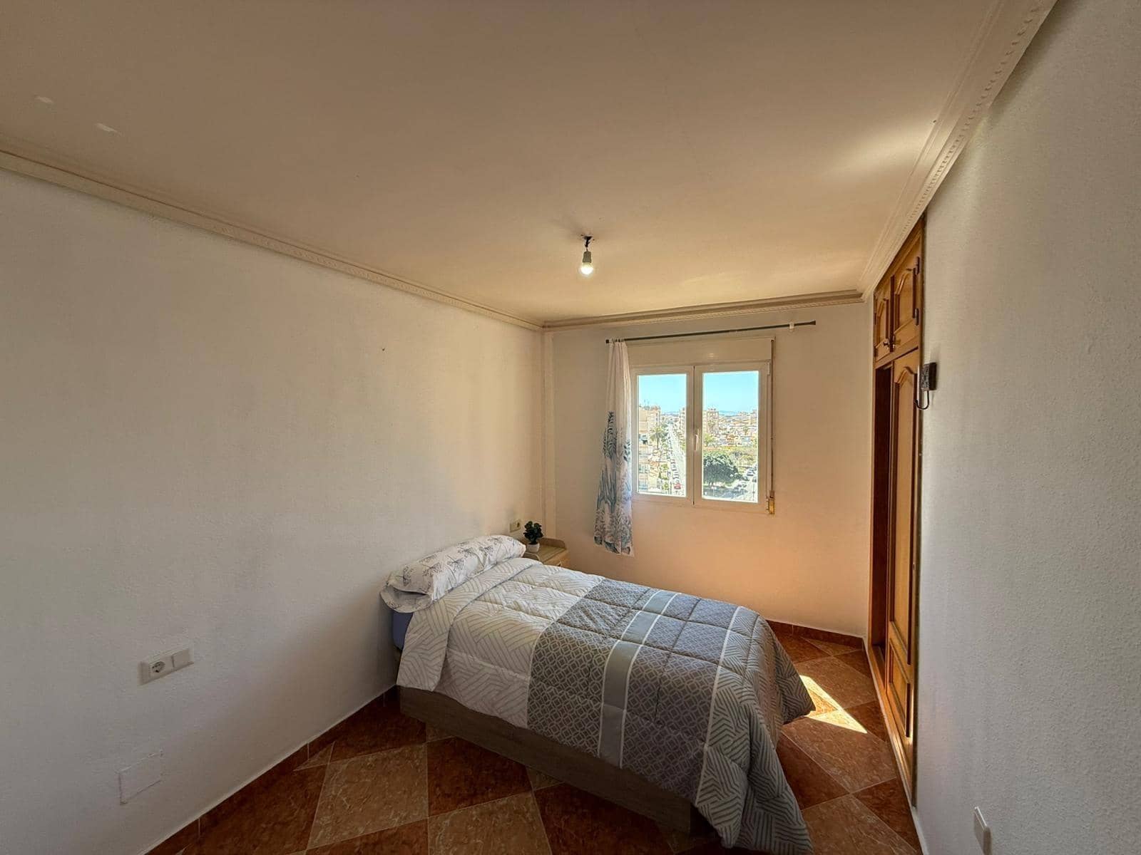 2 bedroom Apartment for sale in Torrevieja with pool - € 145,000 (Ref: 9831747)