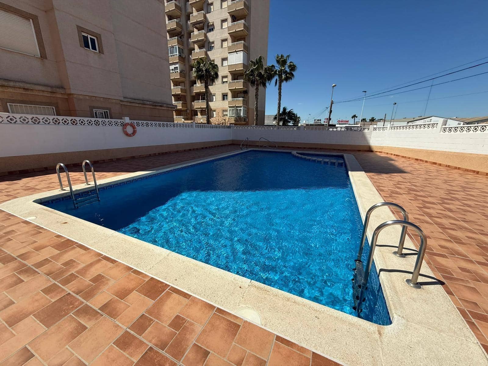 2 bedroom Apartment for sale in Torrevieja with pool - € 145,000 (Ref: 9831747)