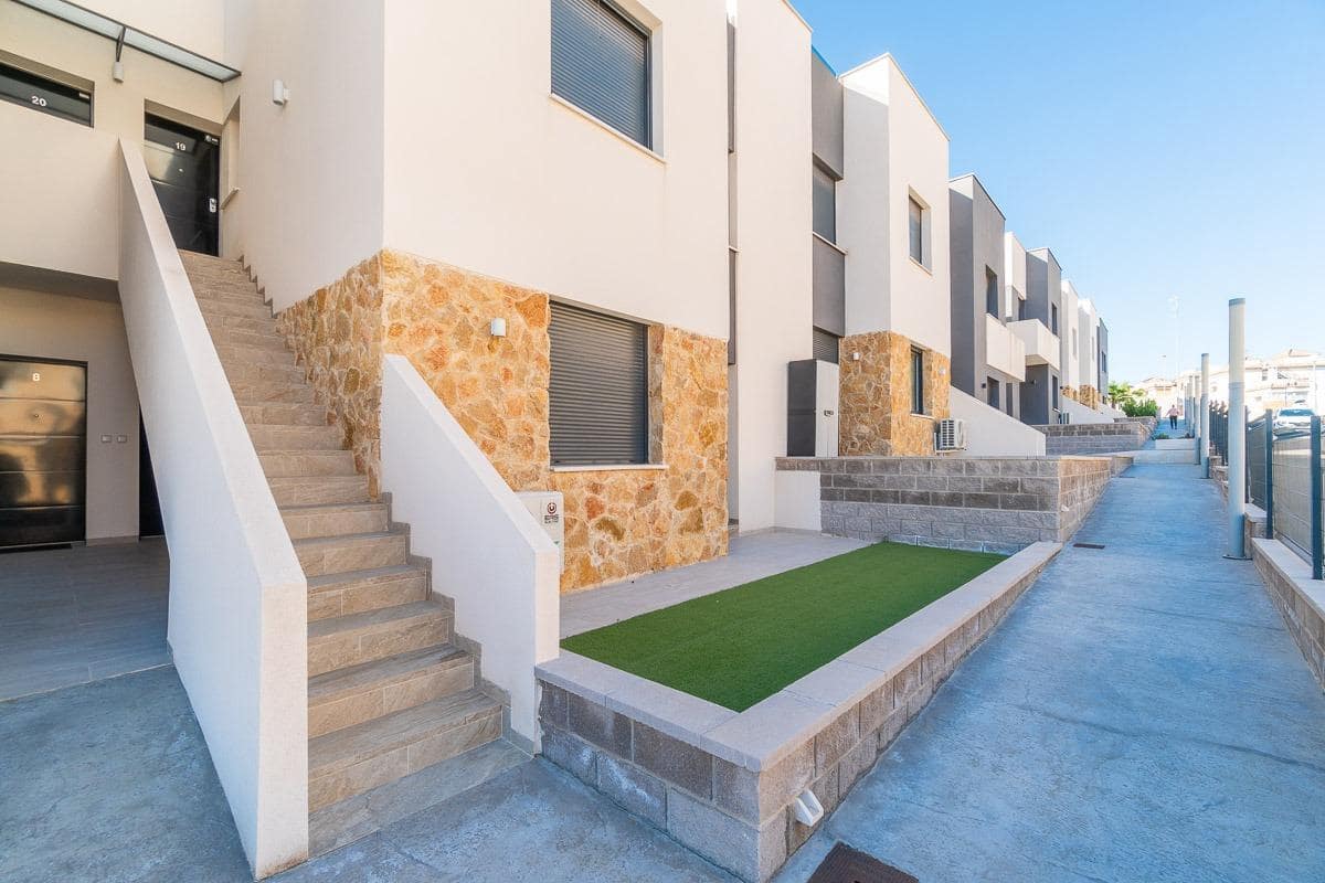 2 bedroom Apartment for sale in Orihuela Costa with pool garage - € 325,000 (Ref: 9831751)