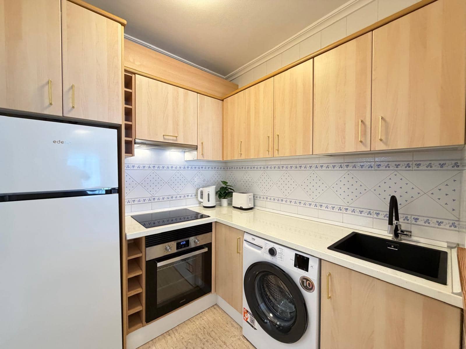 2 makuuhuone Huoneisto myytävänä paikassa Torrevieja mukana uima-altaan - 149 900 € (Ref: 9833926)