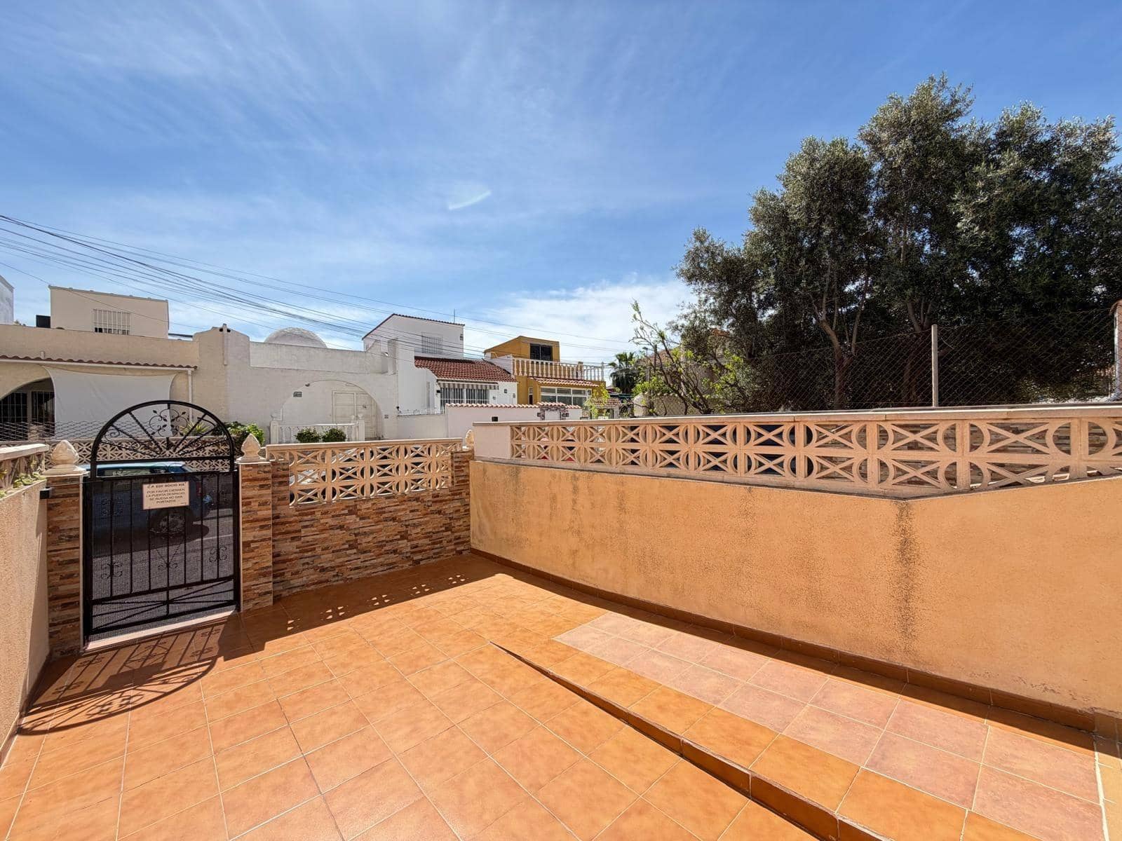 2 makuuhuone Huoneisto myytävänä paikassa Torrevieja mukana uima-altaan - 149 900 € (Ref: 9833926)
