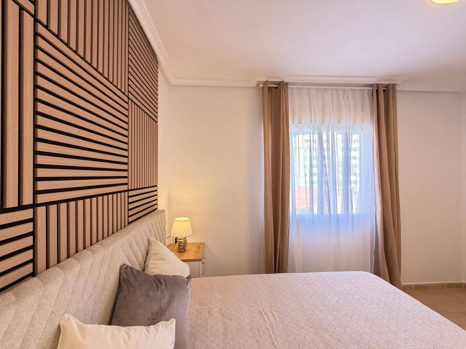 2 makuuhuone Huoneisto myytävänä paikassa Torrevieja mukana uima-altaan - 149 900 € (Ref: 9833926)