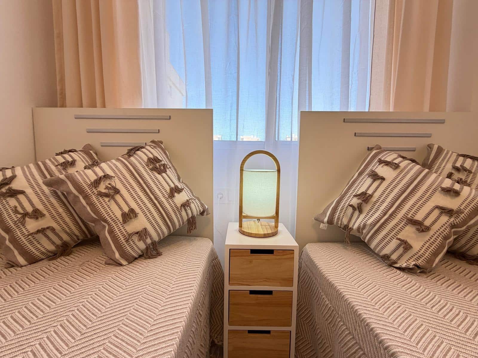 2 makuuhuone Huoneisto myytävänä paikassa Torrevieja mukana uima-altaan - 149 900 € (Ref: 9833926)