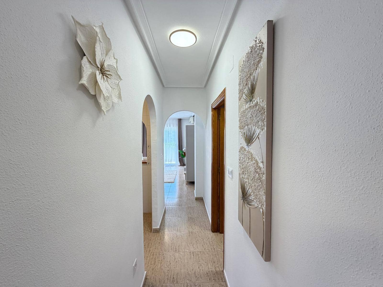 2 makuuhuone Huoneisto myytävänä paikassa Torrevieja mukana uima-altaan - 149 900 € (Ref: 9833926)