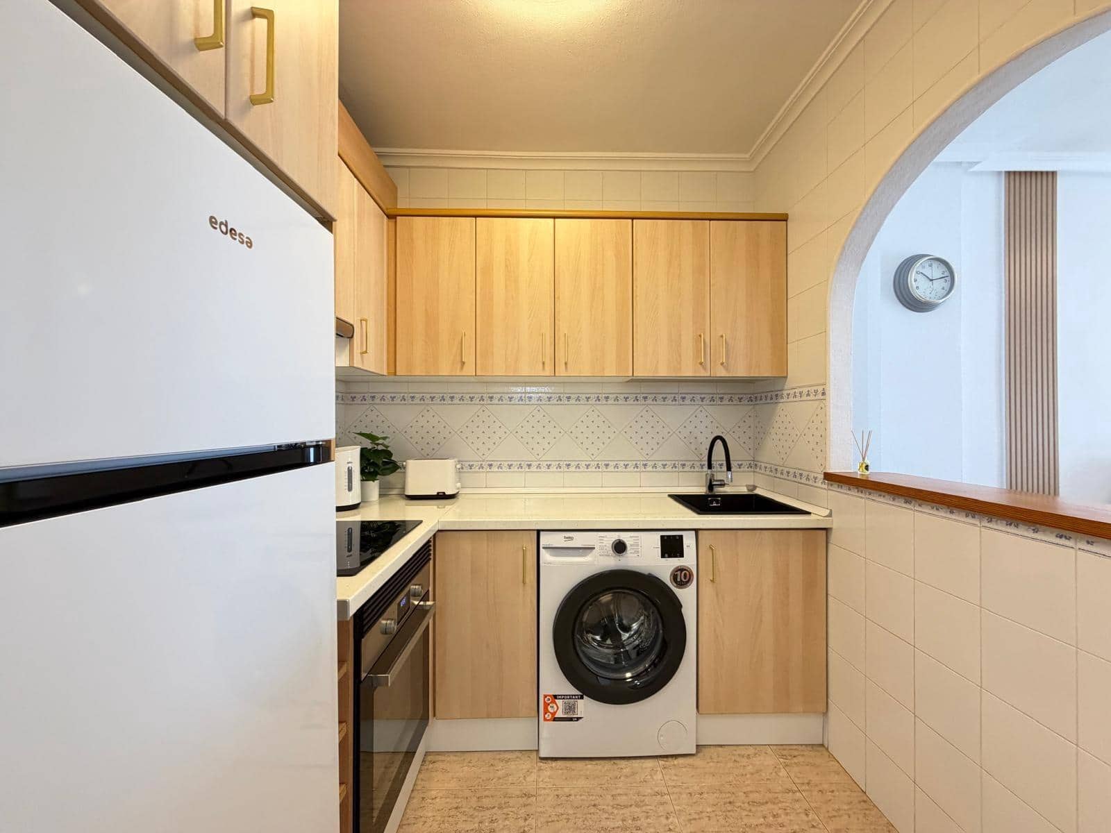 2 makuuhuone Huoneisto myytävänä paikassa Torrevieja mukana uima-altaan - 149 900 € (Ref: 9833926)