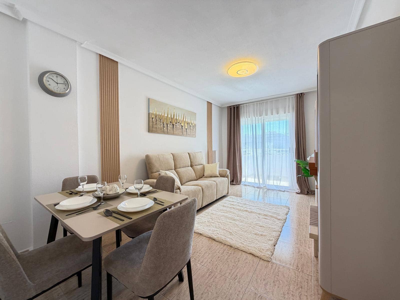 2 makuuhuone Huoneisto myytävänä paikassa Torrevieja mukana uima-altaan - 149 900 € (Ref: 9833926)