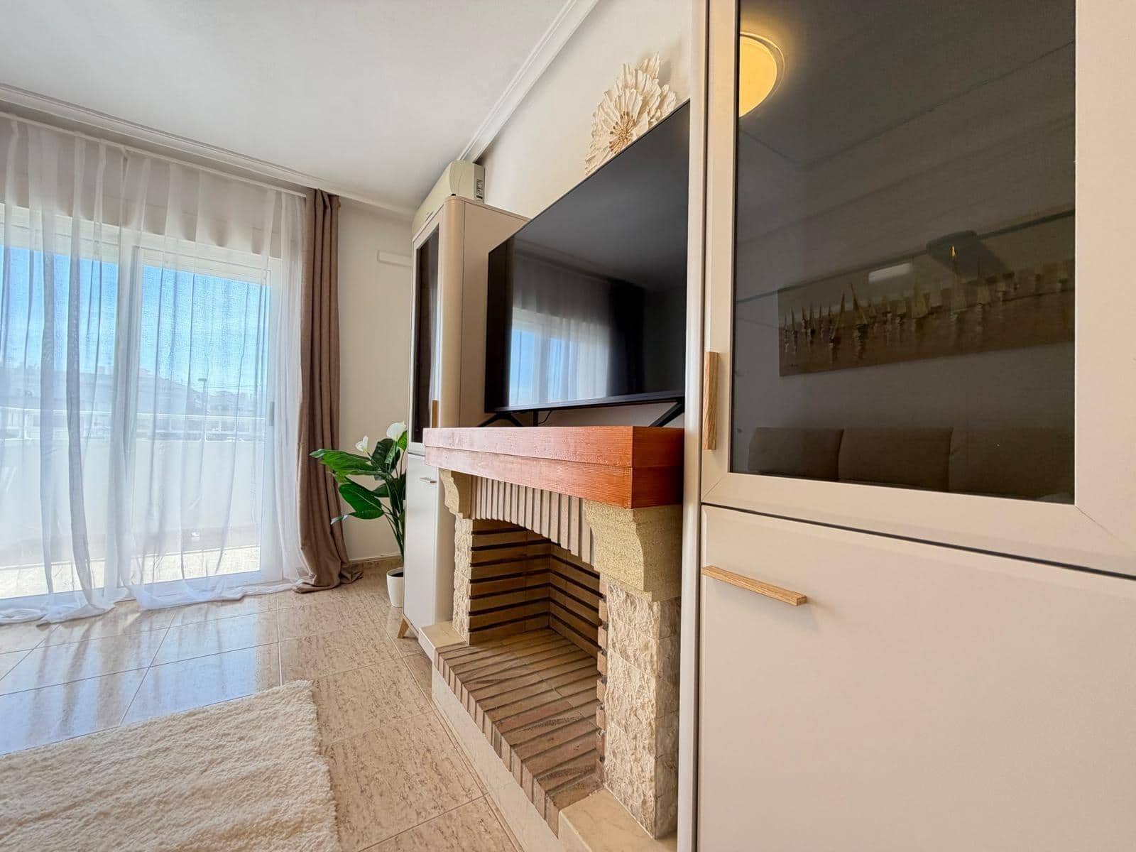 2 makuuhuone Huoneisto myytävänä paikassa Torrevieja mukana uima-altaan - 149 900 € (Ref: 9833926)
