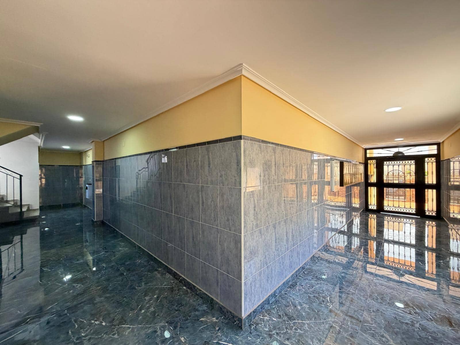 2 makuuhuone Huoneisto myytävänä paikassa Torrevieja mukana uima-altaan - 149 900 € (Ref: 9833926)