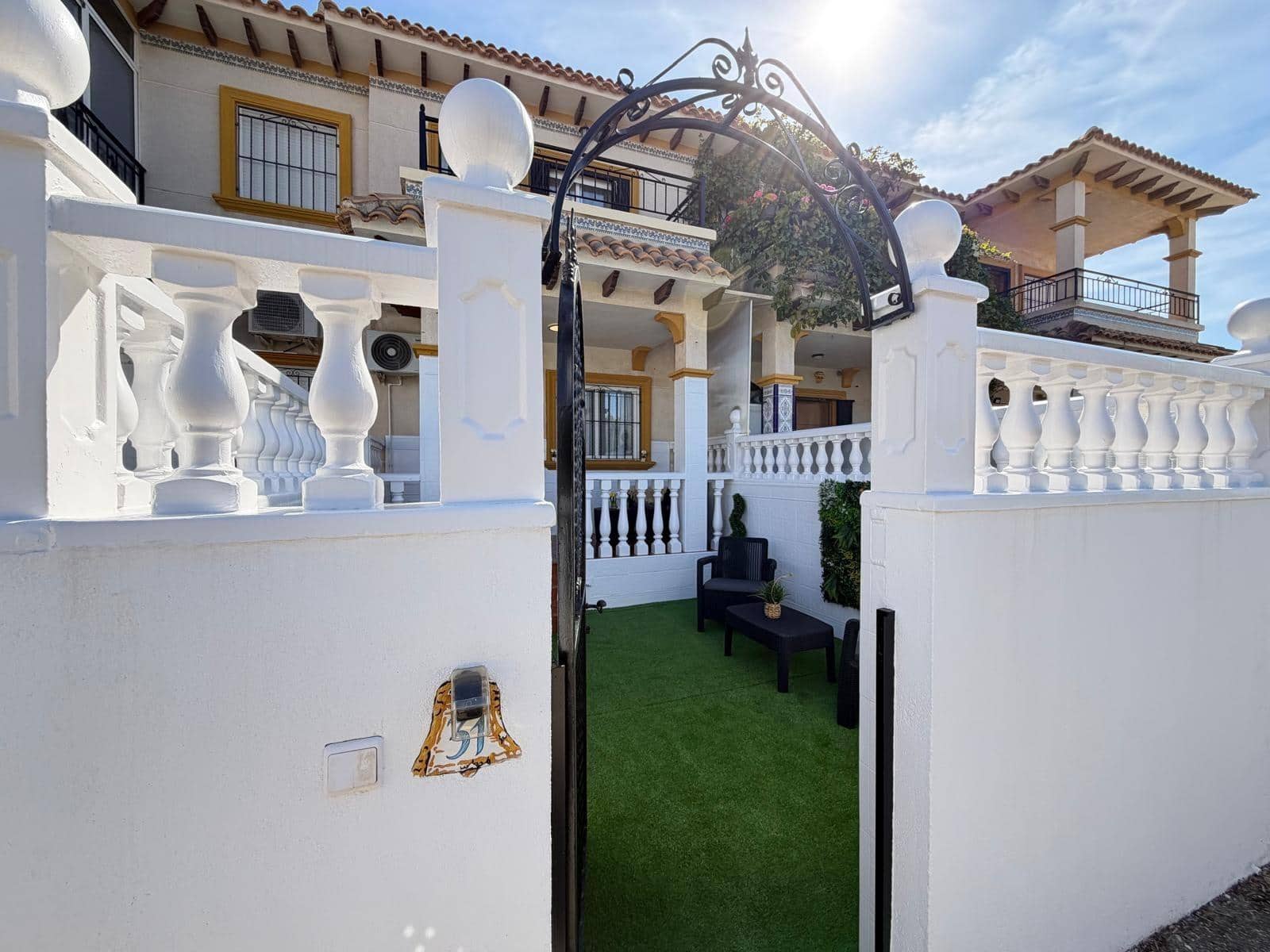3 sovrum Radhus till salu i Orihuela Costa med pool - 249 900 € (Ref: 9833927)